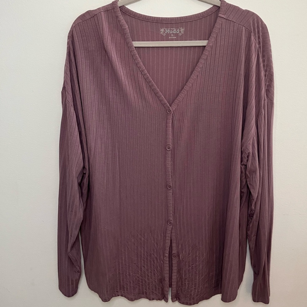 Mudd Purple Cute along Sleeve Top! Soft, Flowy and Perfect for Fall!